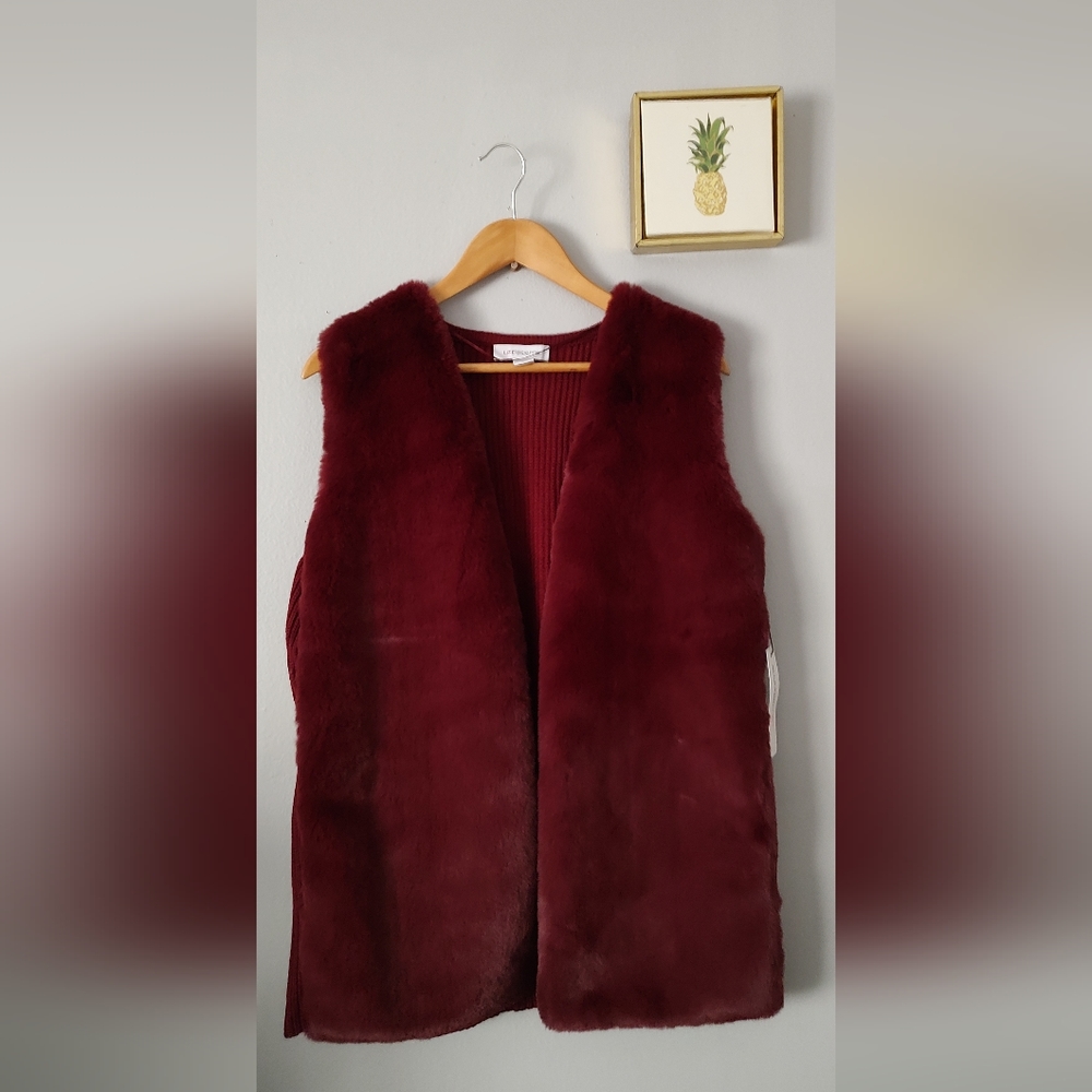 Vest Liz Claiborne Faux Fur  Snuggle Women Color Burgundy  Size Large New